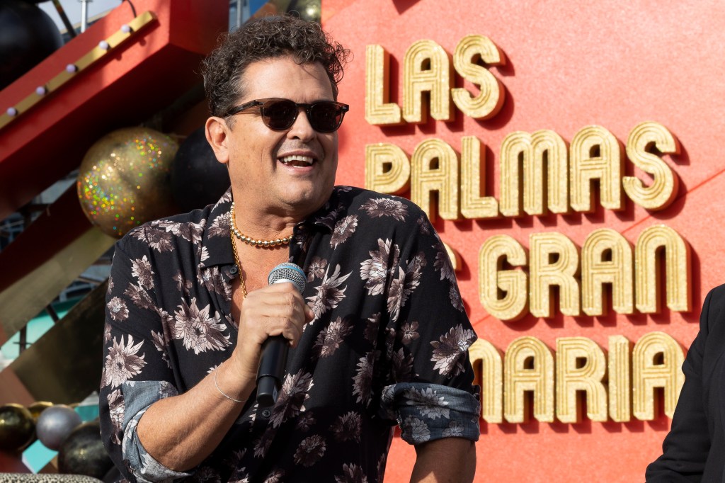 LAS PALMAS DE GRAN CANARIA, 03/03/2023.- El cantante colombiano Carlos Vives comparece en rueda de prensa con motivo del concierto que ofrece en el Carnaval de Las Palmas de Gran Canaria. Escenario del Carnaval. EFE/Quique Curbelo