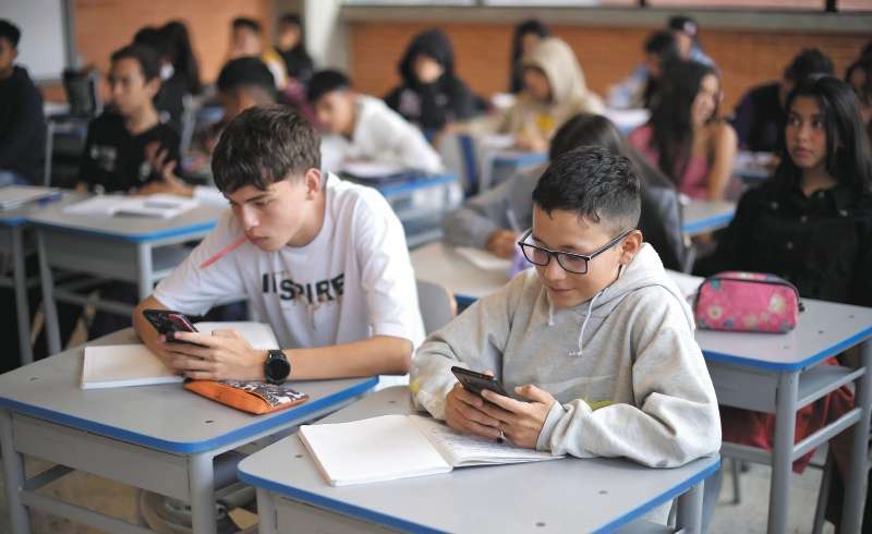 La empresa Mentu tiene como misión impactar positivamente en la reducción de la pobreza de aprendizaje en América Latina.
