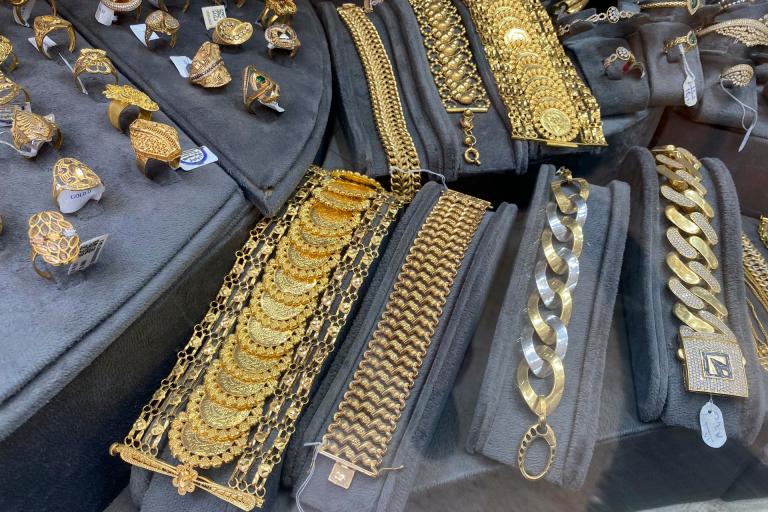 Tipos de tejidos de cadenas de oro: ¿cómo es cubano, Gucci, chino y más?