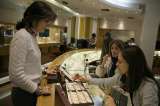 Decrece confianza de consumidores en economía colombiana