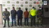 Militares habrían cobrado recompensas de operaciones que no realizaron