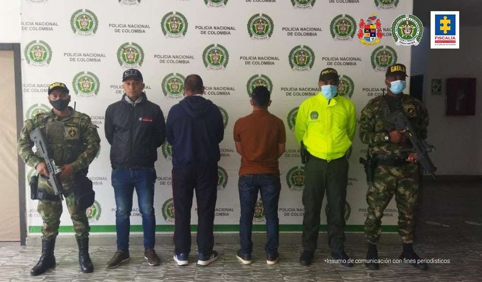Teniente coronel Robert Antonio Muñoz Legarda, comandante del Batallón BR-18, adscrito al Batallón Vencedores N°23; el capitán Edgar Andrés Ballesteros Perdomo, de Inteligencia del batallón y el sargento segundo (r) Luis Fernando Vélez Ramírez, de la misma unidad
