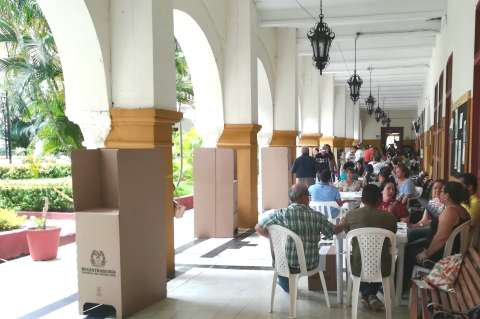Con un solo punto de biometría, elecciones transcurrieron con tranquilidad en Bolívar