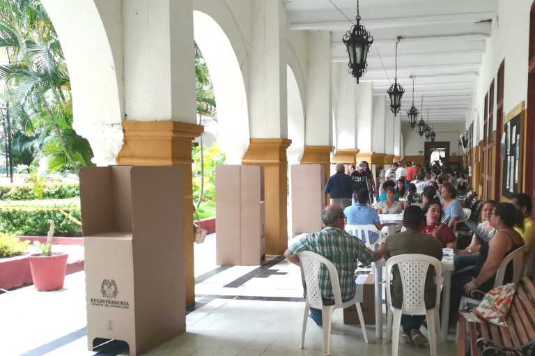 Con un solo punto de biometría, elecciones transcurrieron con tranquilidad en Bolívar