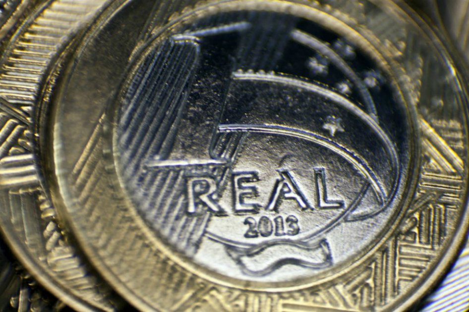 La divisa brasileña se derrumbó a 4,03 unidades por billete verde. / Bloomberg News