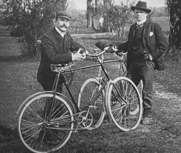 El escritor alemán Thomas Mann (izquierda) y el pintor  Paul Ehrenburg en 1899 / Getty Images