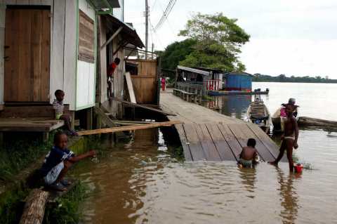 Lluvias torrenciales provocan desbordamientos de ríos en el Chocó