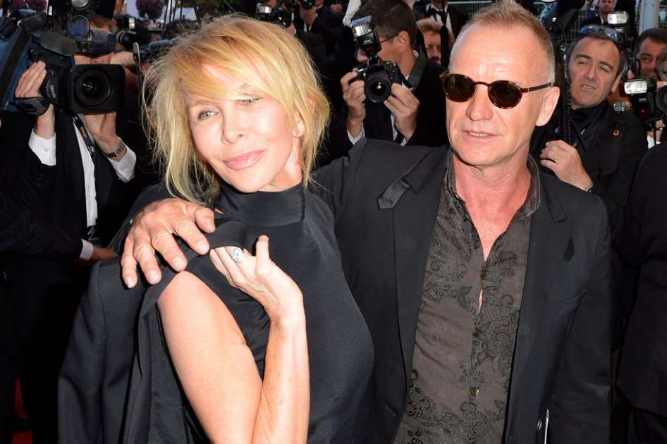 El cantante británico Sting (d) y su esposa Trudie Styler.