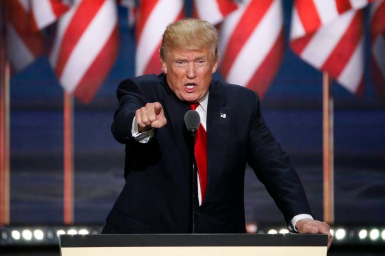 Donald Trump trastabilla, pierde apoyos y baja en las encuestas