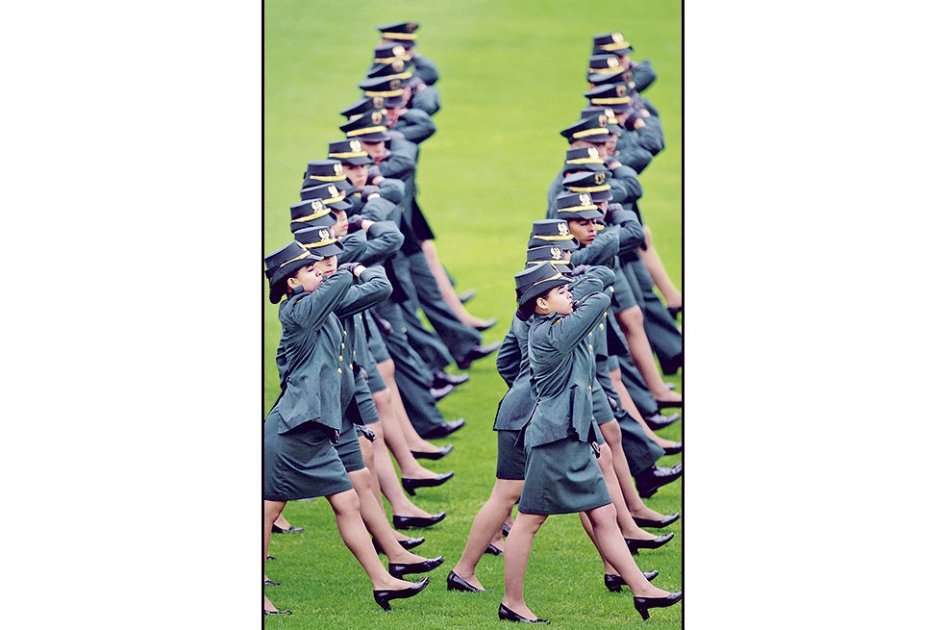 Si así lo quiere, la cadete Zamora podrá reintegrarse a la escuela militar. / AFP