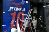 Neymar ya está en Francia para ser presentado como nuevo jugador del PSG
