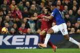 Yerry Mina no pudo evitar la caída del Everton ante el Liverpool