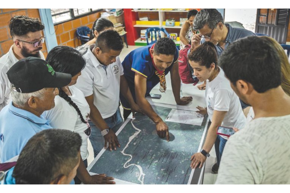 Según la Organización Nacional Indígena de Colombia (Onic), alrededor de 1.200 cofanes habitan en 11 comunidades en los márgenes del río Guamuez y el río San Miguel, afluentes del Putumayo.