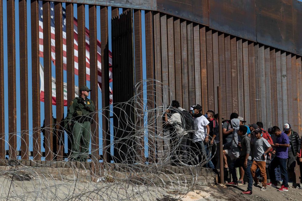 Las manifestaciones persisten en Tijuana, lugar donde se han instalado los migrantes centroamericanos que buscan pedir asilo en EE. UU. / AFP