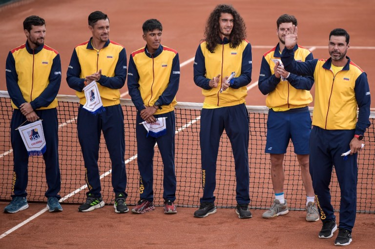 De izquierda a derecha: Nicolás Barrientos, Cristian Rodríguez, Johan Rodríguez, Adriá Soriano, Nicolás Mejía y Alejandro Falla, capitán del equipo de Colombia.