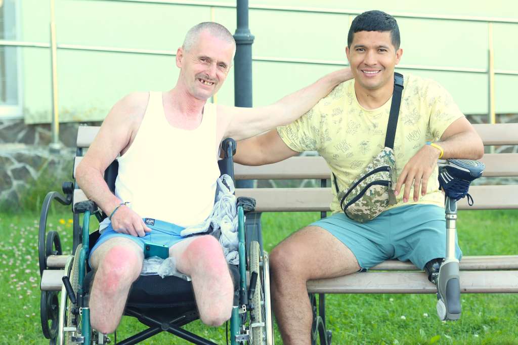 Vova posa con Miguel.