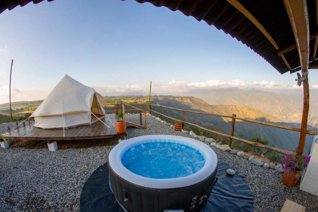 Breeze Glamping.
