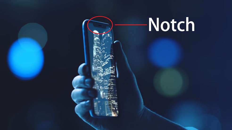 Notch en un celular iPhoneXRAppleHace aproximadamente un año Oppo sorprendió con el diseño de un dispositivo que logra el cometido que persiguen muchos fabricantes: aproximarse a un teléfono que sea todo pantalla. Esta compañía lo logró quitando la cámara de la parte frontal del teléfono para ubicarla en la mitad del mismo. El resultado, aunque raro, fue efectivo, la gente podía tomarse selfies y tener un perfecto aprovechamiento de la pantalla.