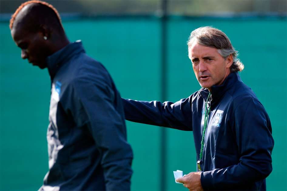 Mancini dice que está todo ok con Mario Balotelli / AFP