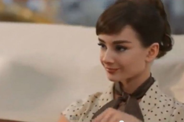 Audrey Hepburn protagoniza comercial tras 20 años de haber fallecido