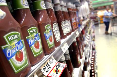 Heinz busca a náufrago que sobrevivió con salsa de tomate