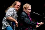 Fallece exbajista de Elton John, Robert Wayne Birch, por presunto suicidio
