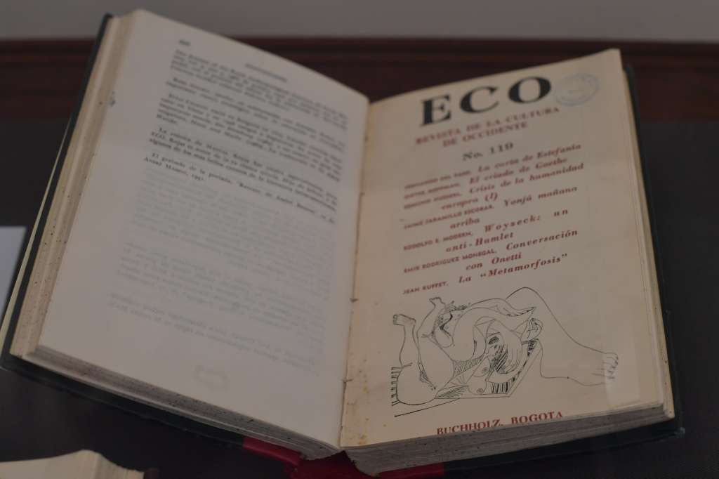 Muestra en homenaje a Juan Gustavo Cobo Borda, poeta, ensayista, editor y gestor cultural colombiano realizada en la Biblioteca Nacional de Colombia (BCN).