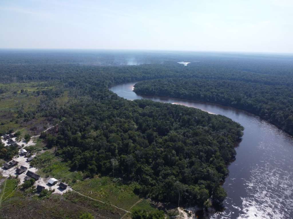 Fotografia aérea del resguardo Cayulamo y río Amazonas, zona RAMSAR.