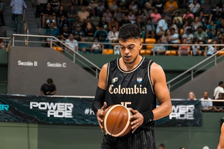 Su mamá, la razón que unió el destino de Andrés Carmona con el baloncesto
