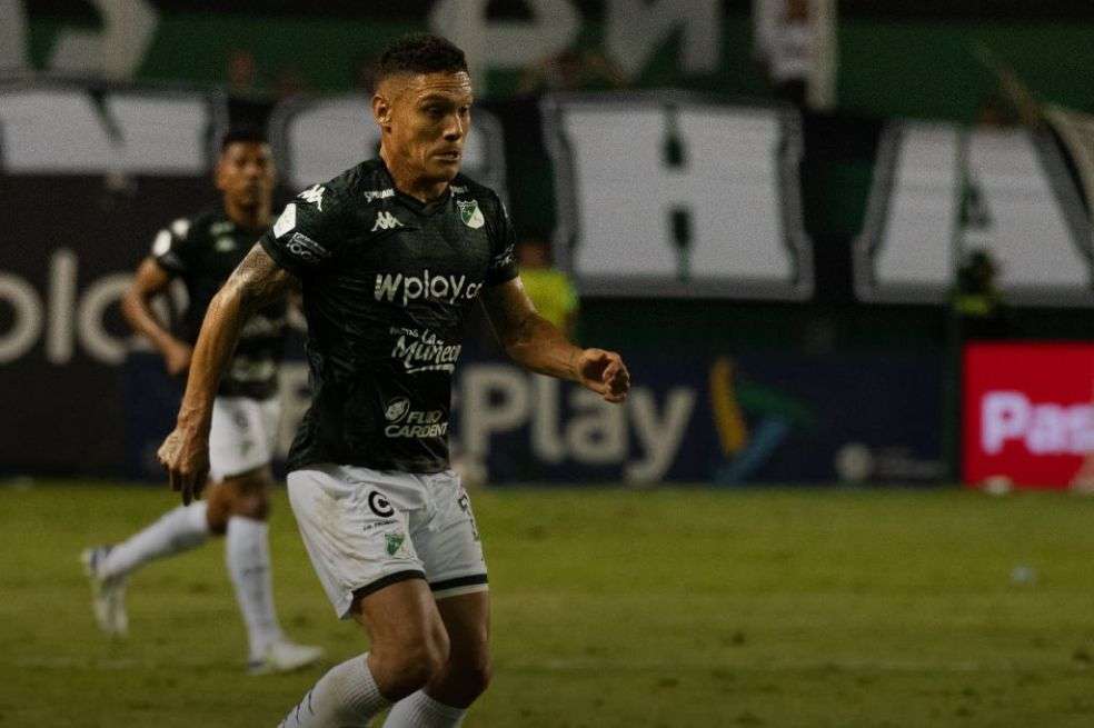 Javier Reina, volante del Deportivo Cali, presente en el partido de este lunes contra Deportivo Pasto.