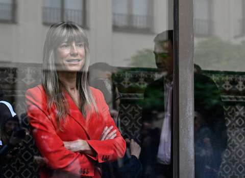 Pedro Sánchez, entre alegatos de persecución política y la narrativa ‘Begoña y yo’
