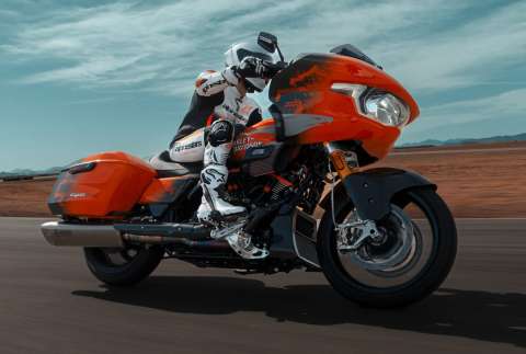 Así es CVO Road Glide RR, la Harley-Davidson más potente y cara de la historia