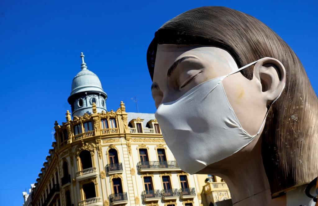 La cultura entró en cuarentena impuesta por el coronavirus, un día después de su declaración como pandemia por la Organización Mundial de la Salud con cerca de 110.000 casos en todo el mundo. / AFP