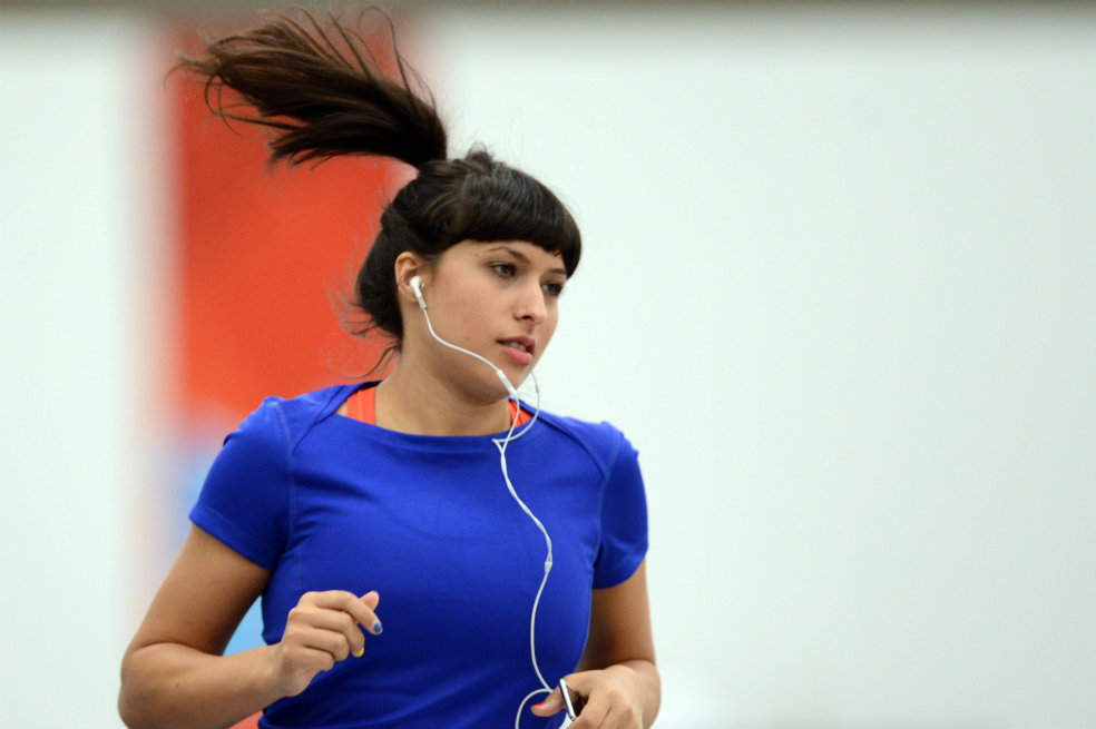 La esgrimista Saskia Loretta fue protagonista en el florete de los Juegos Nacionales. / AFP