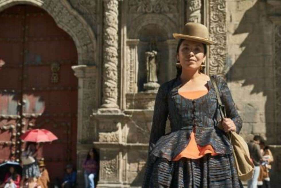 La falda, símbolo feminista indígena y discriminatorio en Bolivia