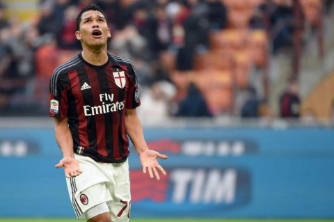 Poco pudo hacer Carlos Bacca para evitar la derrota del Milan