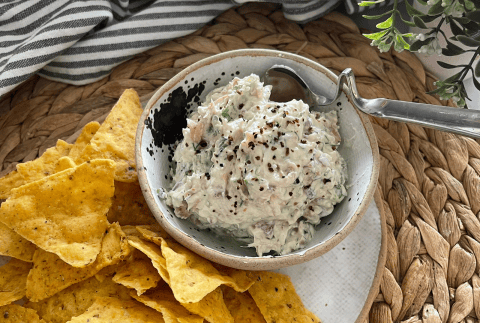 ¿Sin ideas para el almuerzo? Esta receta de dip de atún te sacará de apuros