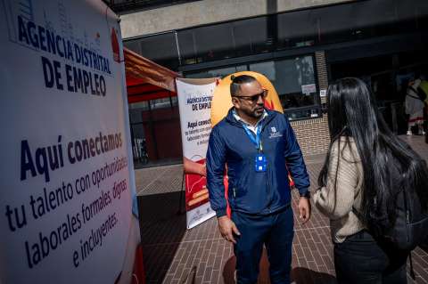 ¡Trabajo sí hay! Convocatoria de empleo para jóvenes y mujeres en Bogotá
