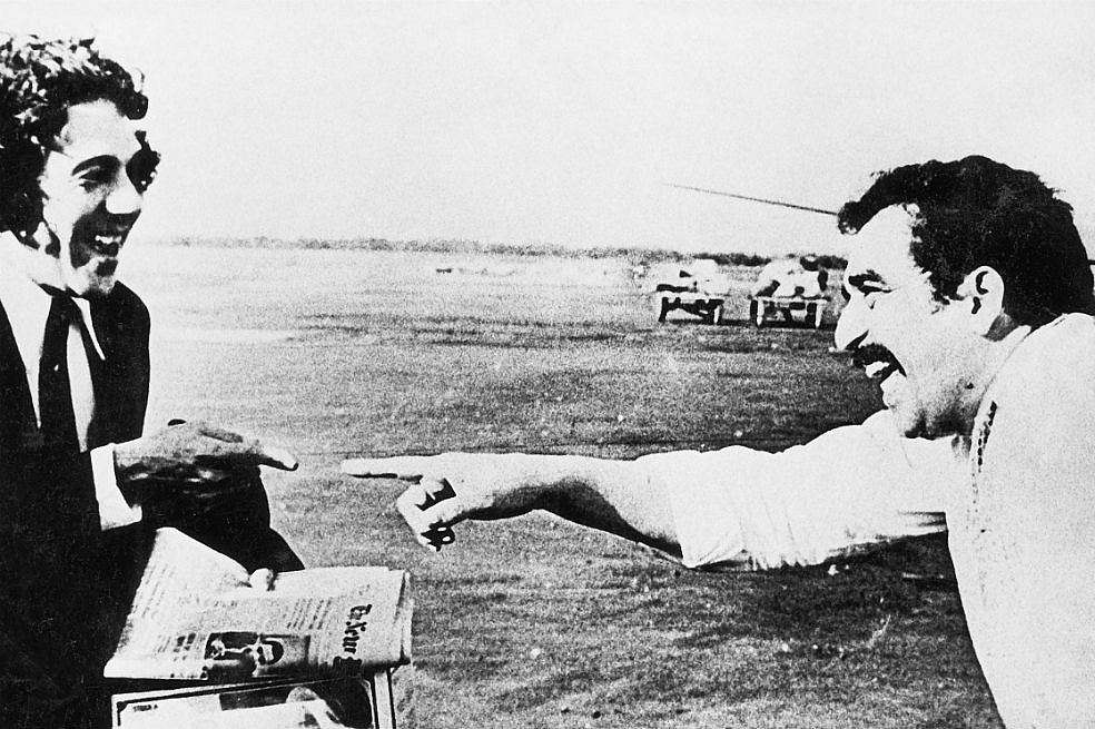 lvaro Cepeda Samudio nació el 30 de marzo de 1926 en Barranquilla y murió el 12 de octubre de 1972 en Nueva York. Aquí, en un reencuentro con Gabriel García Márquez (1927-2014). Cepeda estudiaba en Estados Unidos y fue quien conectó a su amigo con la literatura estadounidense a través de autores como Faulkner y Hemingway, así como con el cine. / Archivo de El Espectador