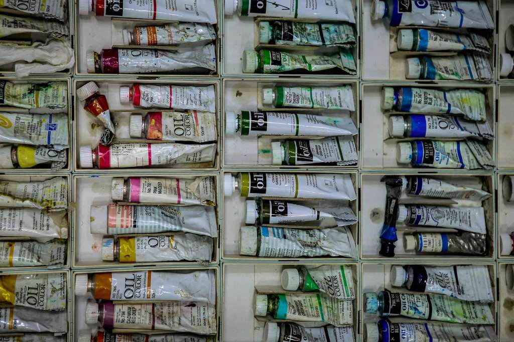 A lo largo de la historia, el ser humano ha utilizado diferentes pigmentos y colores que han causado afectaciones a la salud e incluso en algunos casos la muerte.
