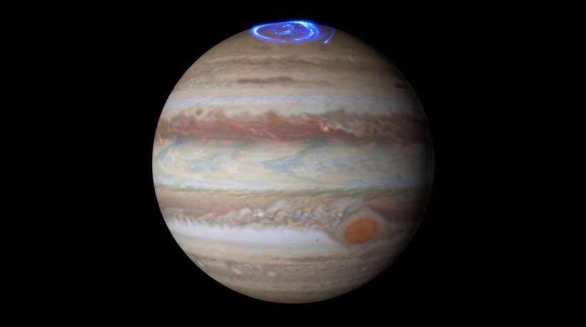 Las auroras boreales se producen cuando partículas cargadas penetran en su atmósfera, cerca de sus polos magnéticos / NASA
