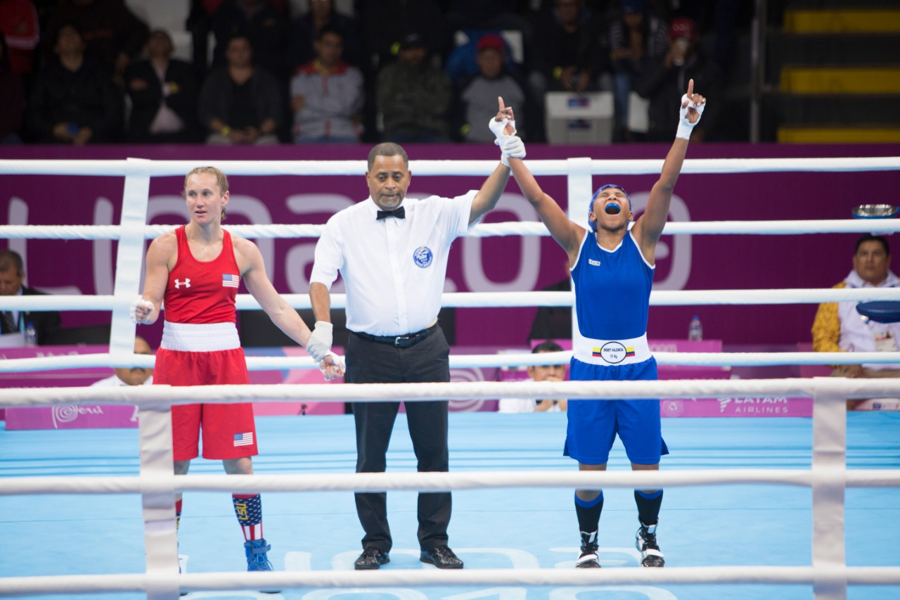 Ingrit Valencia celebra su título panamericano. / COC