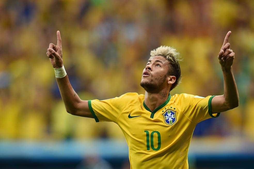 Neymar marcó doblete frente a Camerún y cuatro goles en el Mundial, convirtiéndose en el actual goleador del torneo. / AFP