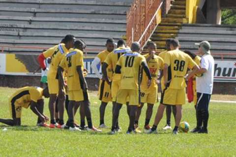 Futbolista colombiano suspendido dos años por dopaje