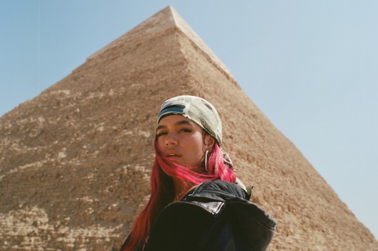 ¿Karol G se hizo un nuevo retoque estético? La foto que causó revuelo en redes