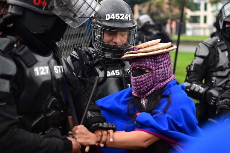 Ante esto, la Fuerza Disponible y los miembros del Esmad que se encontraban en el lugar intervinieron en la zona.