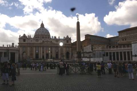 El banco del Vaticano pudo facilitar blanqueo de dinero