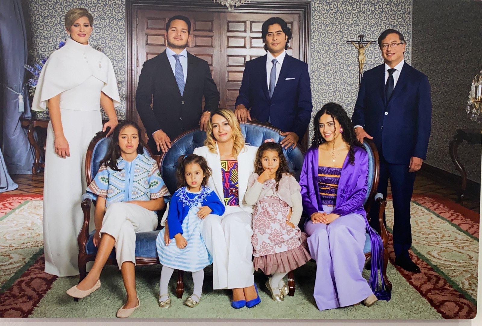 Andrea Petro es la mayor de las hermanas de la familia presidencial.