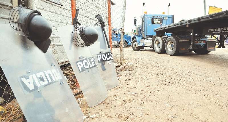 Las vías de hecho deben deplorarse y más la infiltración de las mafias que controlan el negocio ilegal. Pero los reclamos de los pobladores no pueden caer en saco roto. / Foto: Archivo El Espectador