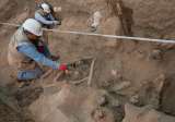 Obreros de gas descubren ocho tumbas prehispánicas en Perú